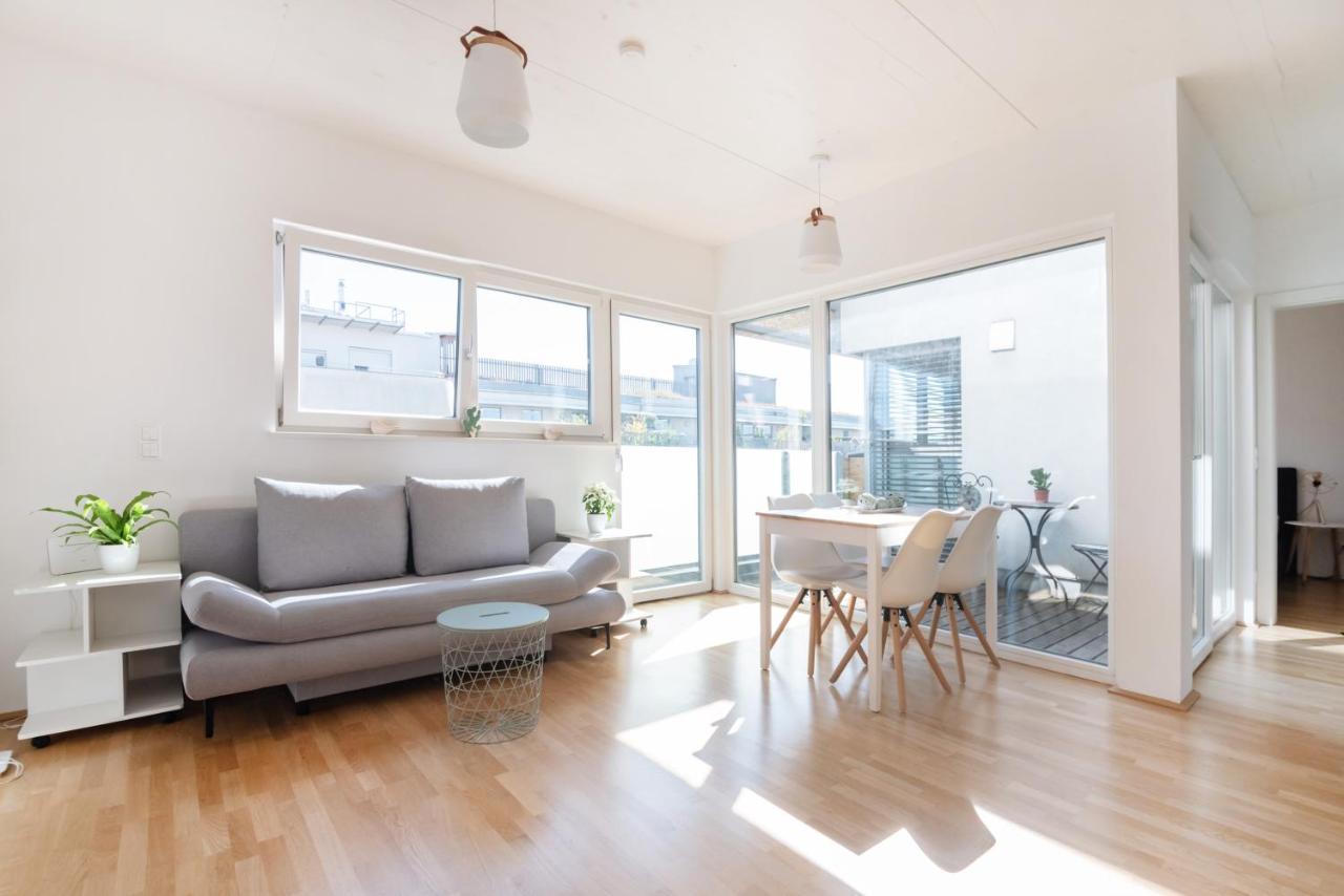 Helles, Neues Dg Apartment Mit Blick Zum Donauturm 비엔나 외부 사진