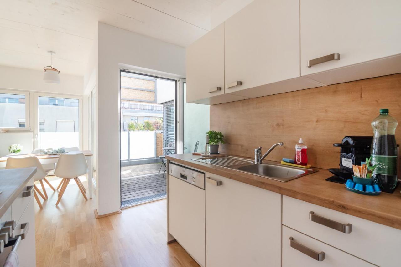 Helles, Neues Dg Apartment Mit Blick Zum Donauturm 비엔나 외부 사진