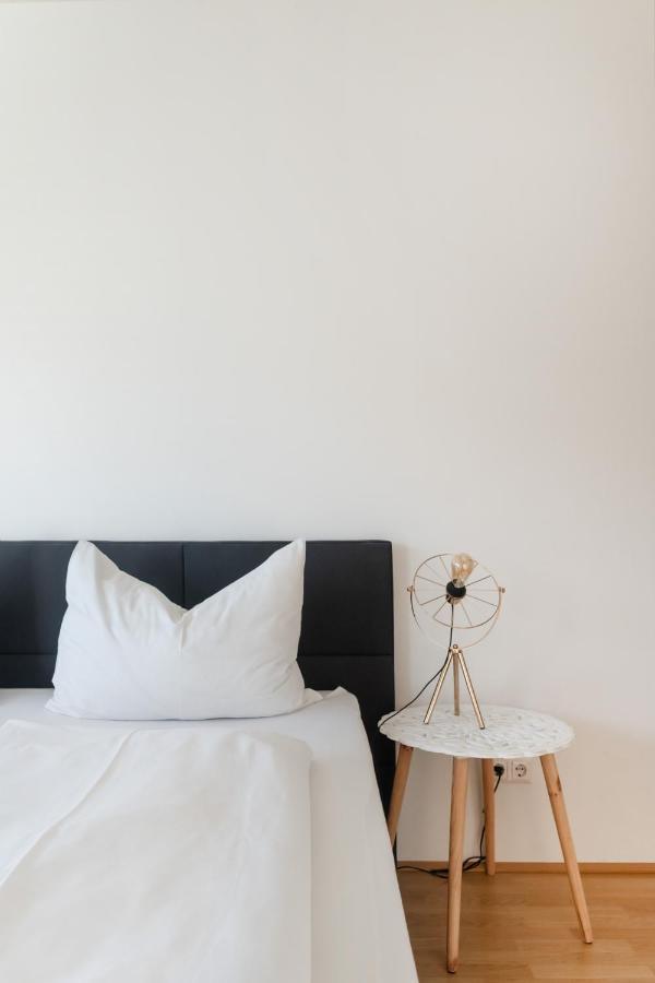 Helles, Neues Dg Apartment Mit Blick Zum Donauturm 비엔나 외부 사진