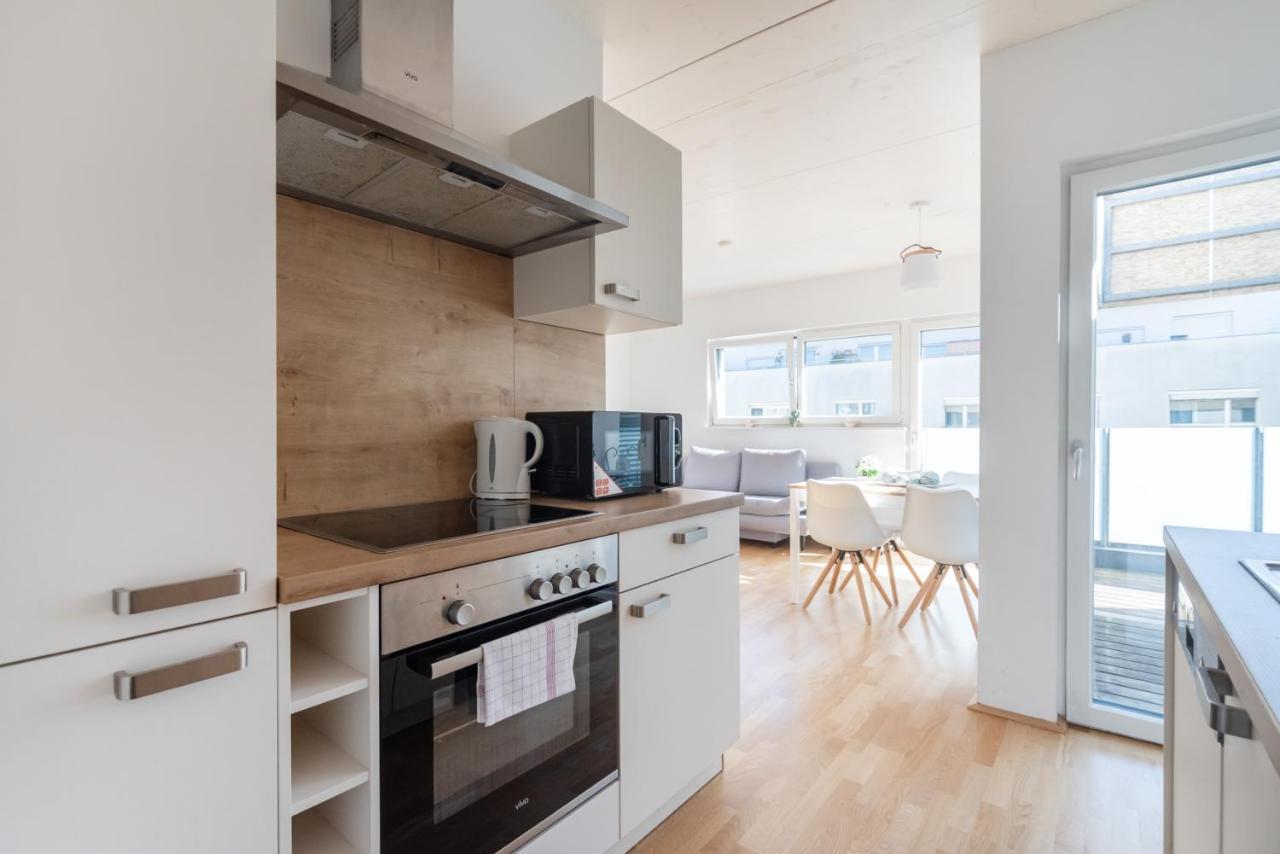 Helles, Neues Dg Apartment Mit Blick Zum Donauturm 비엔나 외부 사진