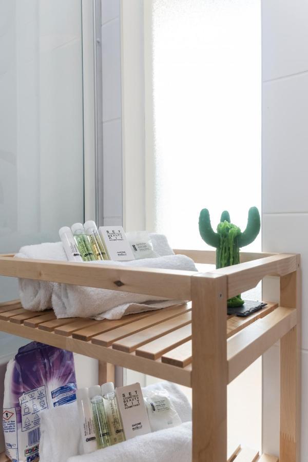Helles, Neues Dg Apartment Mit Blick Zum Donauturm 비엔나 외부 사진