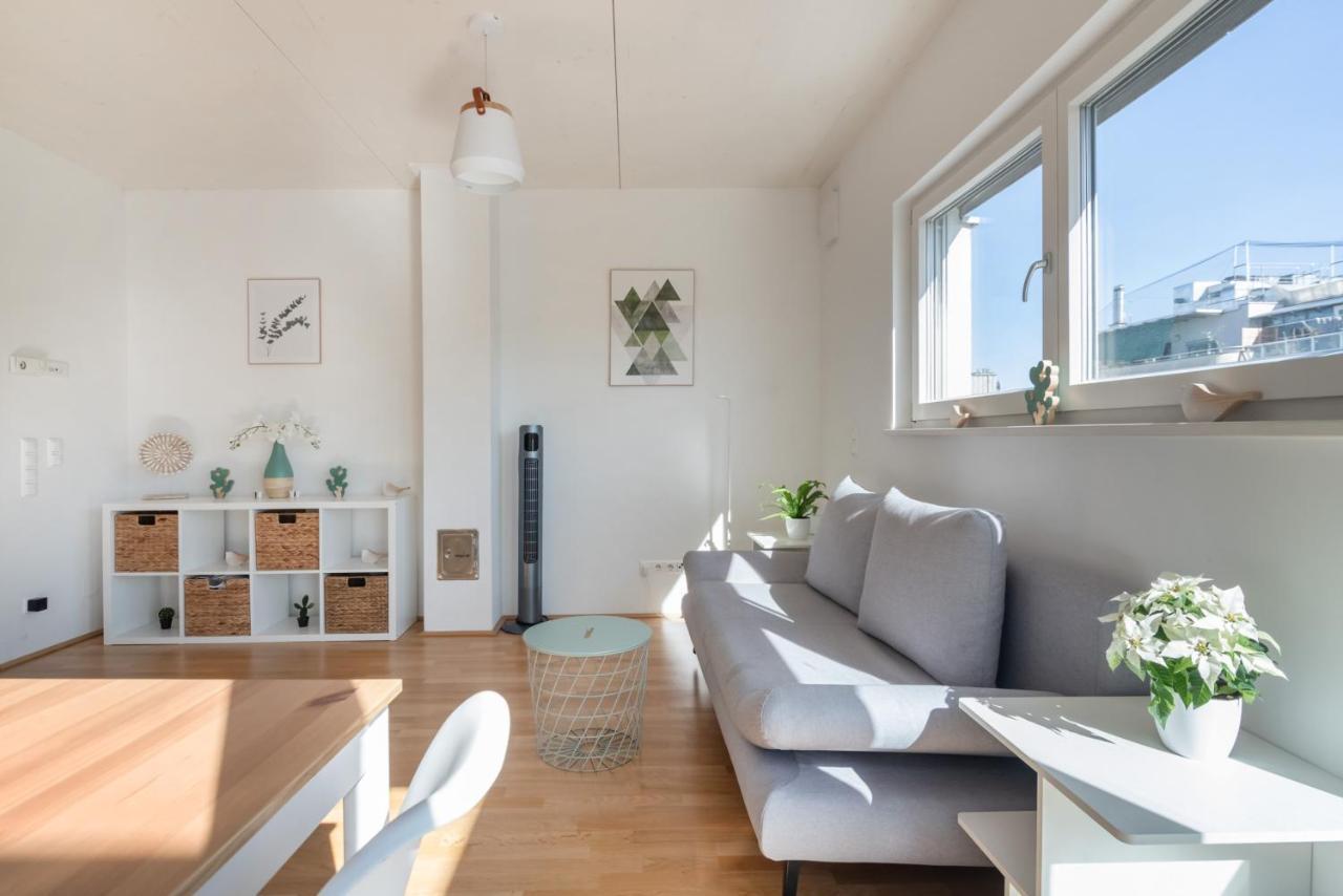 Helles, Neues Dg Apartment Mit Blick Zum Donauturm 비엔나 외부 사진