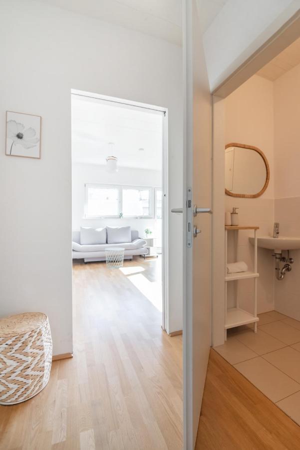 Helles, Neues Dg Apartment Mit Blick Zum Donauturm 비엔나 외부 사진